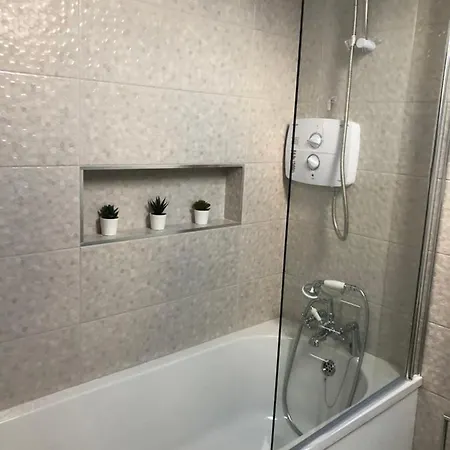 Knockreagh Farm Cottages, Callan, *