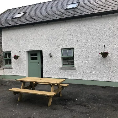 Knockreagh Farm Cottages, Callan, *