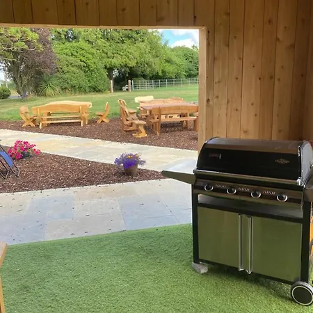 펜션 Knockreagh Farm Cottages, Callan, *