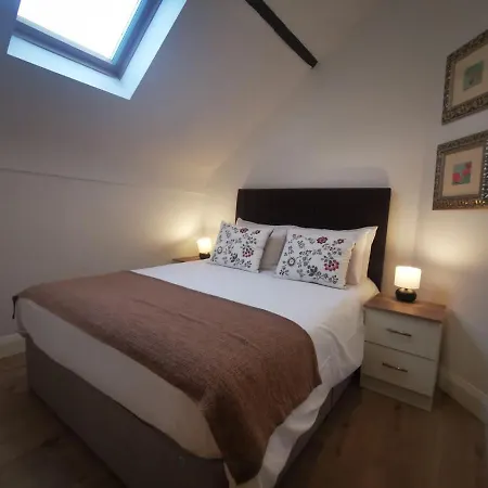 Knockreagh Farm Cottages, Callan, 펜션